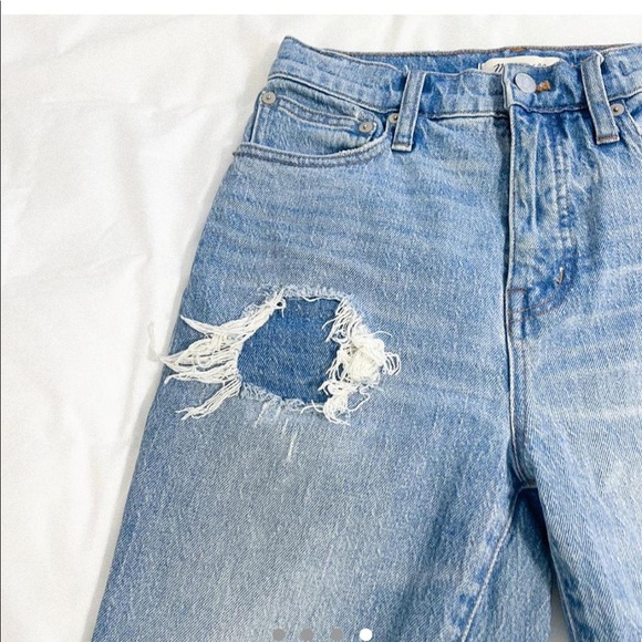 Madewell Classic Straight Jeans in Corrie Wash: Step-Hem Edition - Picture 3 of 4